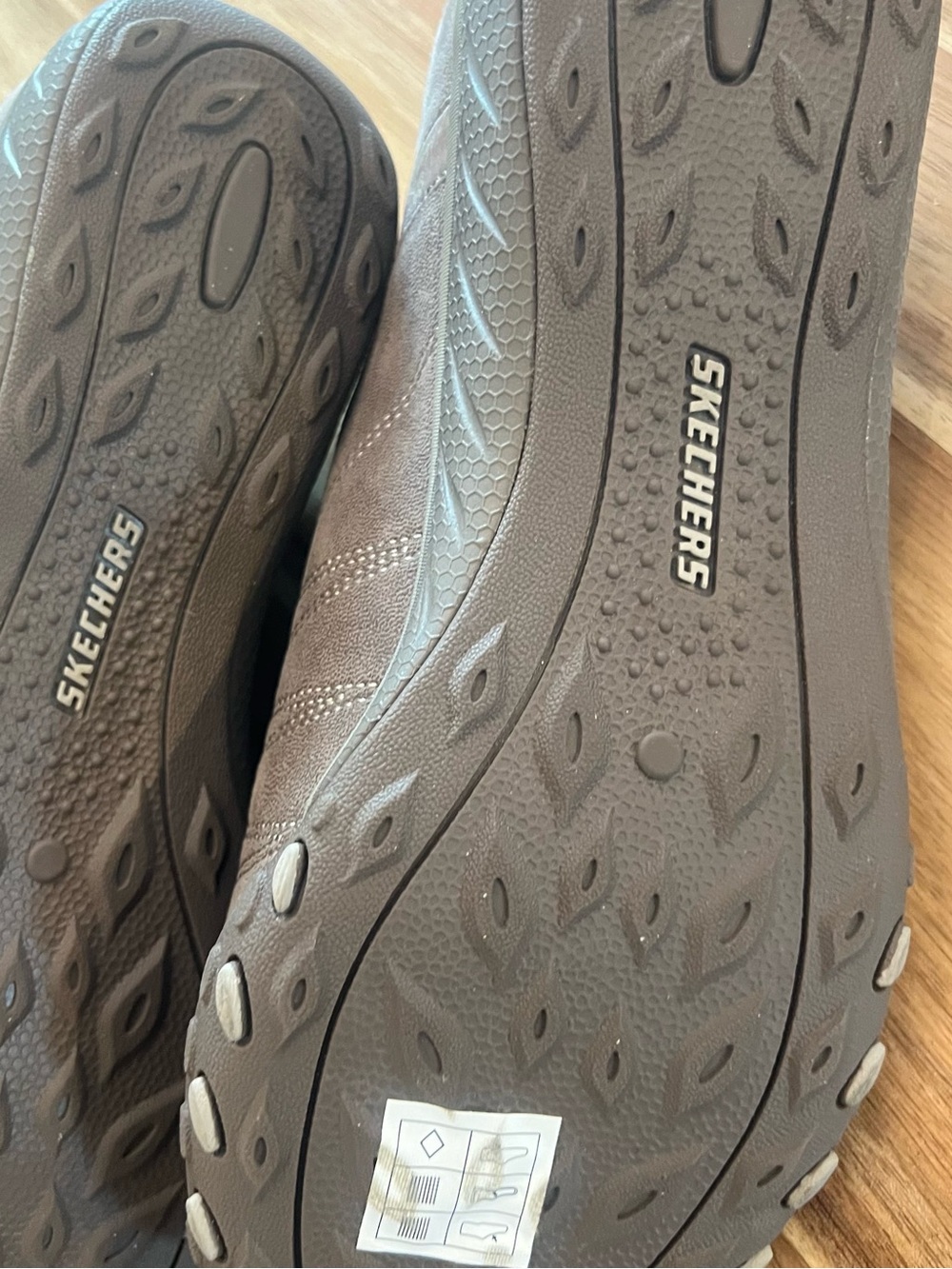 Skechers Women's Brown Slip-Ins Athletic Memory Foam Sneakers - Picture 13 of 13